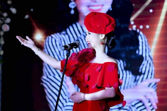 Nữ hoàng hoa hồng,bùi thanh hương,bùi thanh hương lộng lẫy