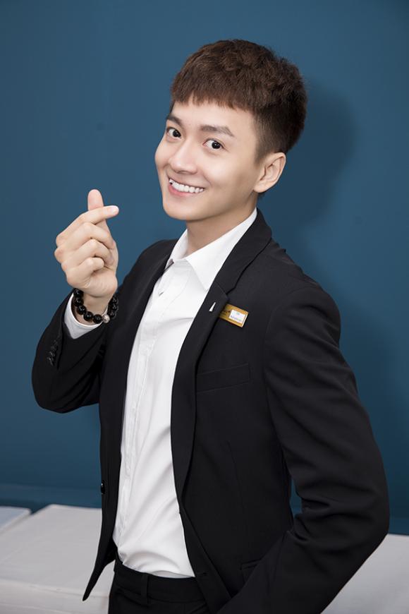 ca sĩ Ngô Kiến Huy, danh hài Chí Tài, diễn viên Huỳnh Phương, ca sĩ Sĩ Thanh