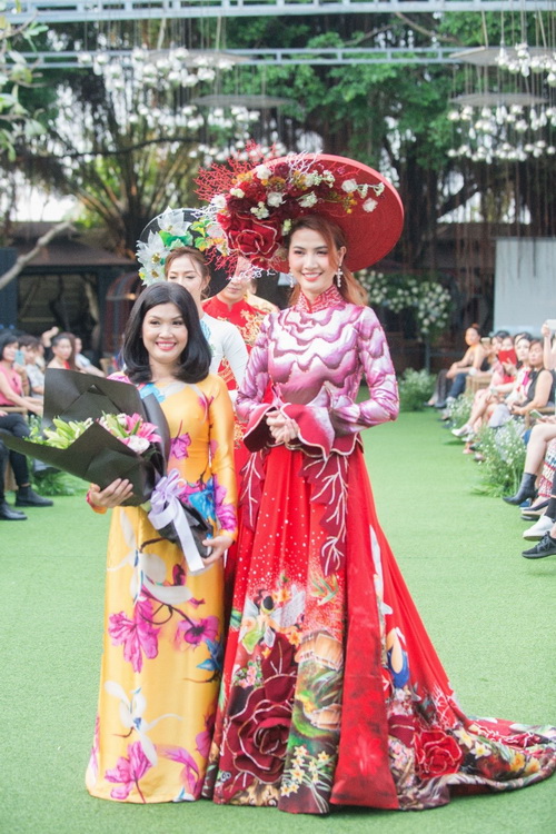 ao-dai-dan-ha-14111-11-ngoisao.vn-w500-h750 0 Áo dài Đan Hà, NTK Đan Hà
