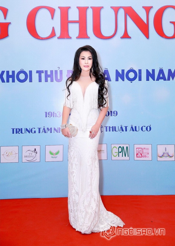 christine-thuy-hang-1411-7-ngoisao.vn-w580-h816 5 Hoa hậu nhân ái, Christine Thúy Hằng