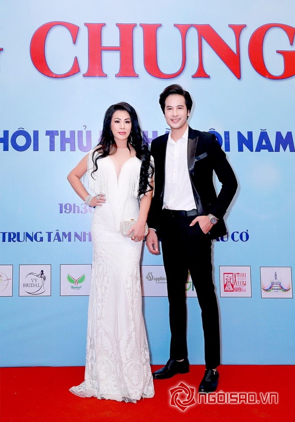 christine-thuy-hang-1411-8-ngoisao.vn-w580-h830 4 Hoa hậu nhân ái, Christine Thúy Hằng