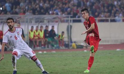Tiến Linh, tuổi thơ dữ dội, bóng đá, Việt Nam - UAE