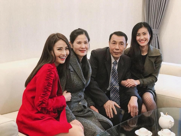 MC Mù Tạt, bé gái nhảy lầu, hot girl