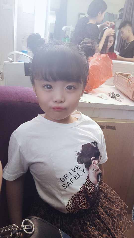 Hoa hồng trên ngực trái, Phụng Ngi, diễn viên nhí