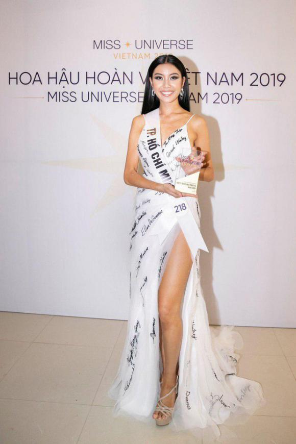 á hậu Thuý Vân, sao Việt, Hoa hậu Hoàn vũ Việt Nam 2019