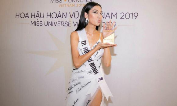 á hậu Thuý Vân, sao Việt, Hoa hậu Hoàn vũ Việt Nam 2019
