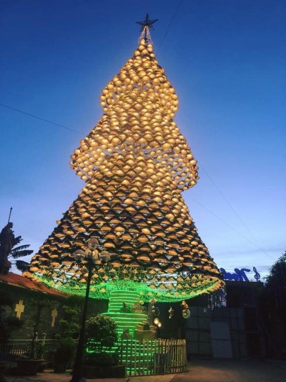 cây thông nón lá khổng lồ, Giáng sinh, Điểm vui chơi dịp noel