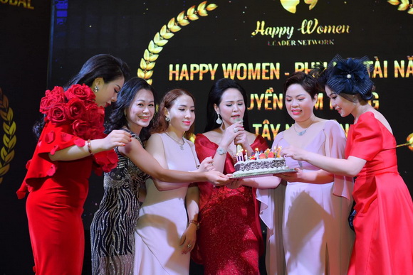 happy-women-1612-7-ngoisao.vn-w580-h387 0 Happy Women - phụ nữ tài năng truyền cảm hứng Tây Nguyên, Bùi Thanh Hương