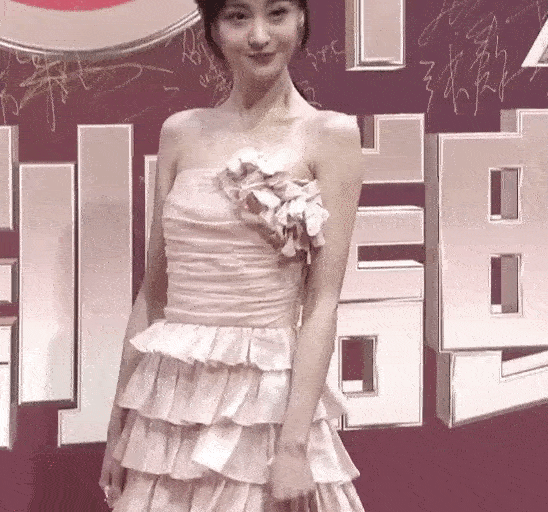 Nhan sắc gây hốt hoảng của Trịnh Sảng: Mũi nhọn hoắt, gương mặt cứng đơ không cảm xúc 4 Trịnh Sảng, sao Hoa ngữ