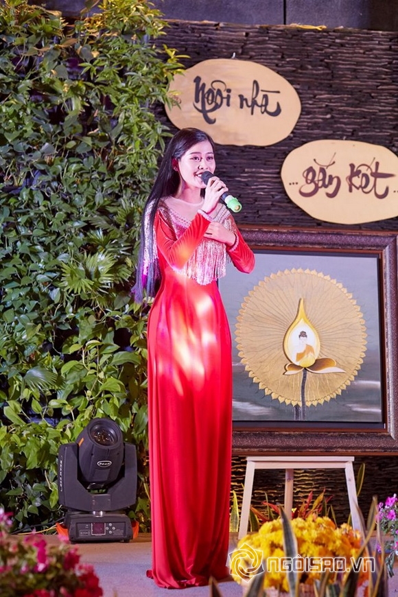 Á hậu Thi Phượng, duyên dáng bolero