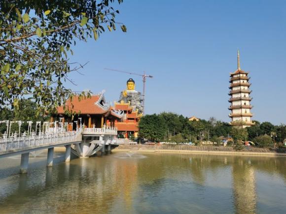 Chiêm ngưỡng đại tượng Phật A Di Đà vì hòa bình thế giới lớn nhất Đông Nam Á ngay tại Hà Nội