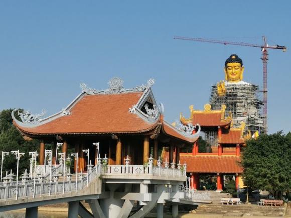 Chiêm ngưỡng đại tượng Phật A Di Đà vì hòa bình thế giới lớn nhất Đông Nam Á ngay tại Hà Nội