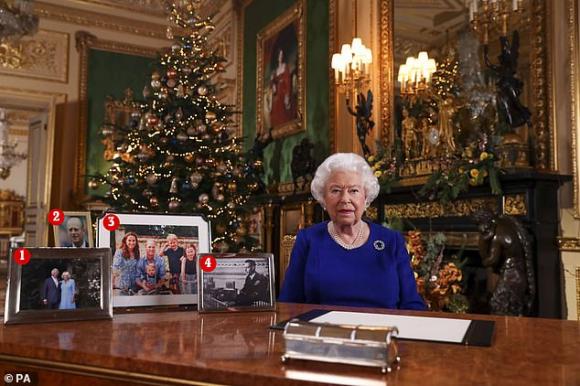 công nương meghan, hoàng tử harry, nữ hoàng anh, hoàng gia anh, thiệp mừng giáng sinh
