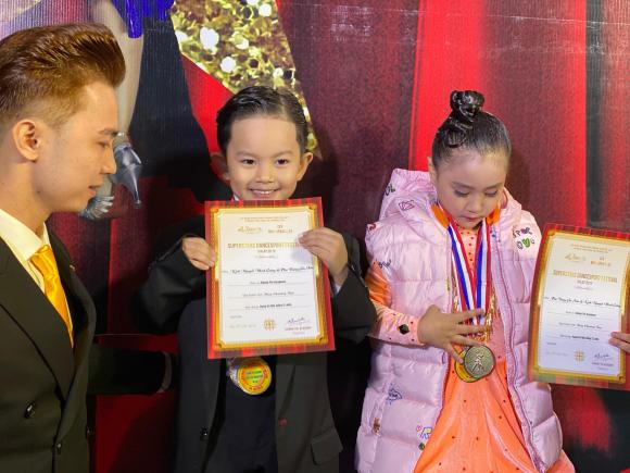 Khánh thi,phan hiển,sao việt