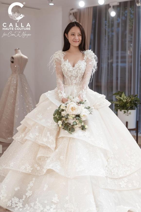 hot vlogger Gà Tây Tây, NTK Phương Linh, Áo cưới