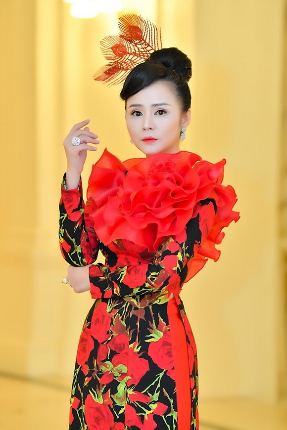 Nữ hoàng hoa hồng, Bùi Thanh Hương