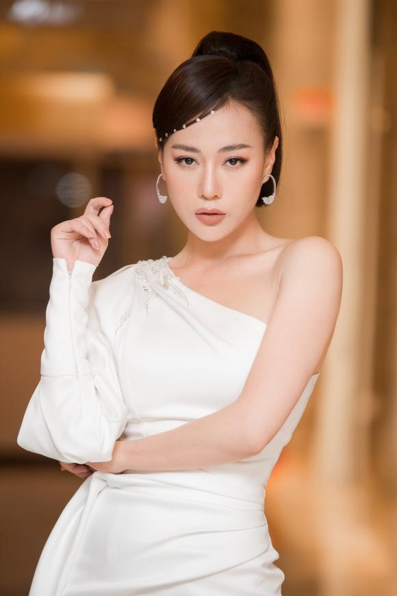 Phương Oanh: 'Cũng giống như mọi năm, Tết này tôi sẽ ở nhà ngủ nướng và xem phim' 0 Diễn viên phương oanh,quỳnh búp bê,phương oanh đóng phim mới