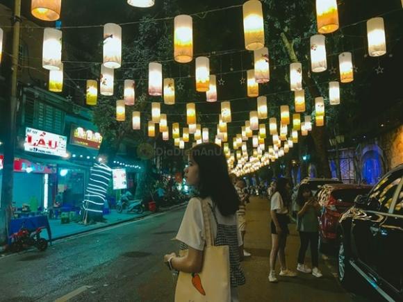 phố bích họa, đèn lồng, địa điểm vui chơi dịp tết ở Hà Nội
