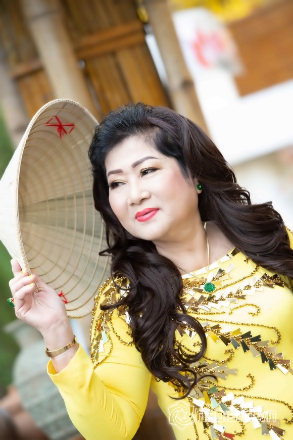 Tuấn Hà Lan, sao việt