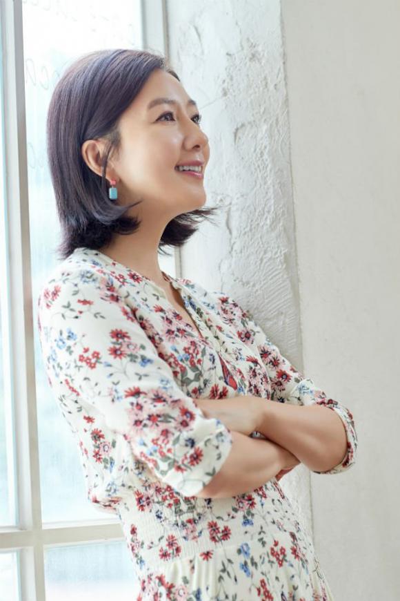 Kim Hee Ae, thế giới hôn nhân, ảnh thời học sinh, sao hàn