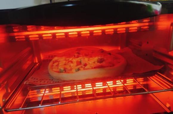 Cách làm pizza thịt xông khói tại nhà