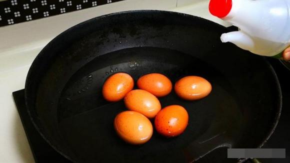 mẹo hay, luộc trứng, dạy nấu ăn