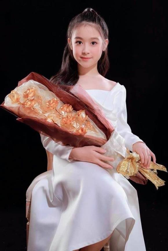 Lê Huỳnh Bảo Ngọc - tiểu hoa khôi Tây Đô càng lớn càng xinh xắn, 11 tuổi đã  sở hữu gia sản 