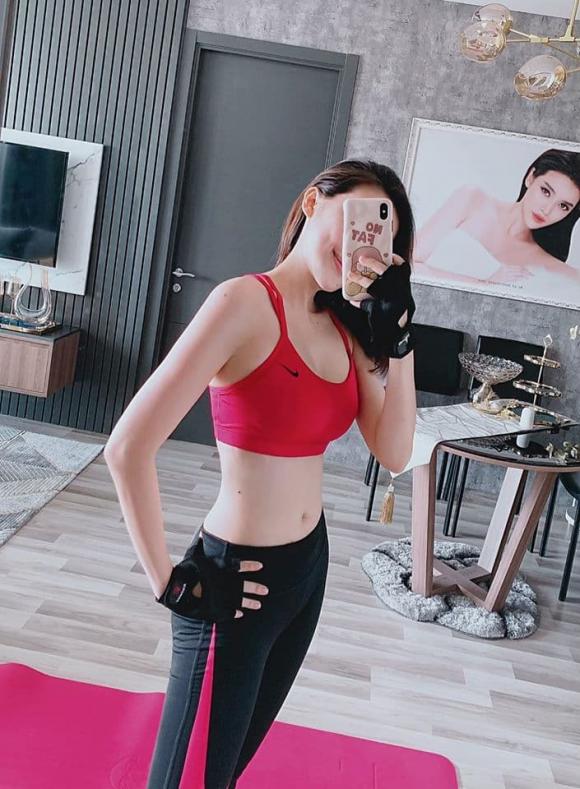 Cao Thái Hà, sao Việt,Cao Thái Hà diện áo tắm