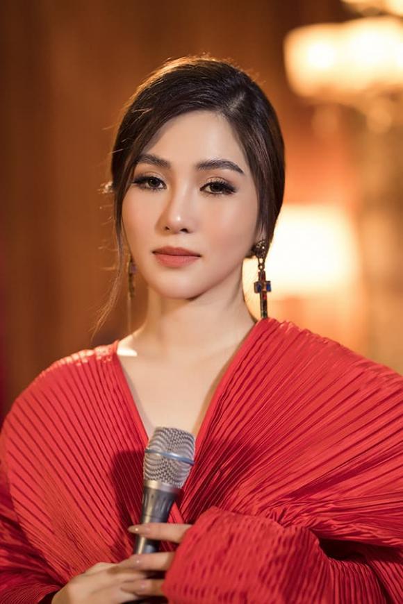 ca sĩ Hương Tràm, sao Việt