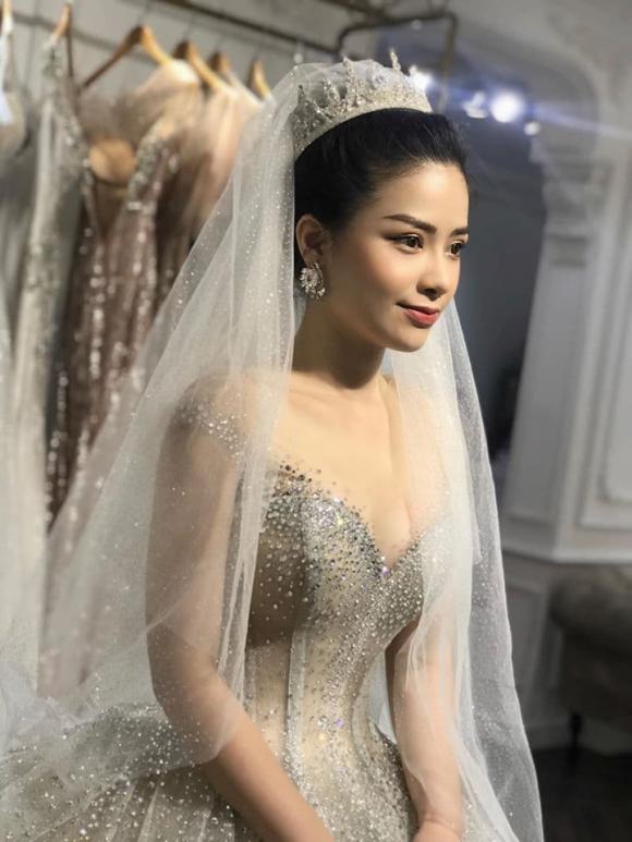 Thụy Vân tiết lộ sẽ chọn váy cưới cho Ngọc Hà - bạn gái NSND Công Lý