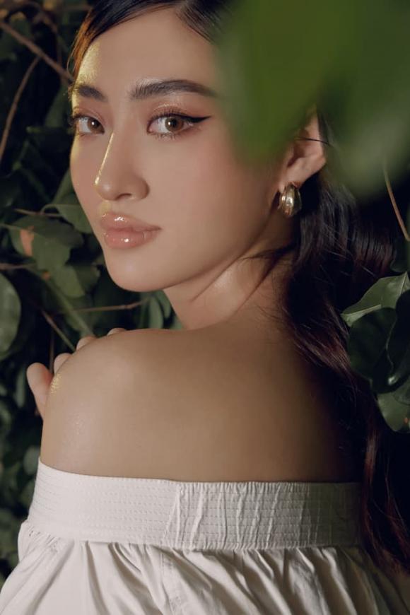 hoa-hau-luong-thuy-linh-4-158996331260324807150-ngoisaovn-w650-h975 14 Lương Thùy Linh,Miss International,sao Việt