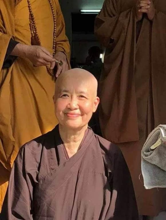 Cẩm Vân, Nguyễn Dzoãn Cẩm Vân, Cẩm Vân qua đời 
