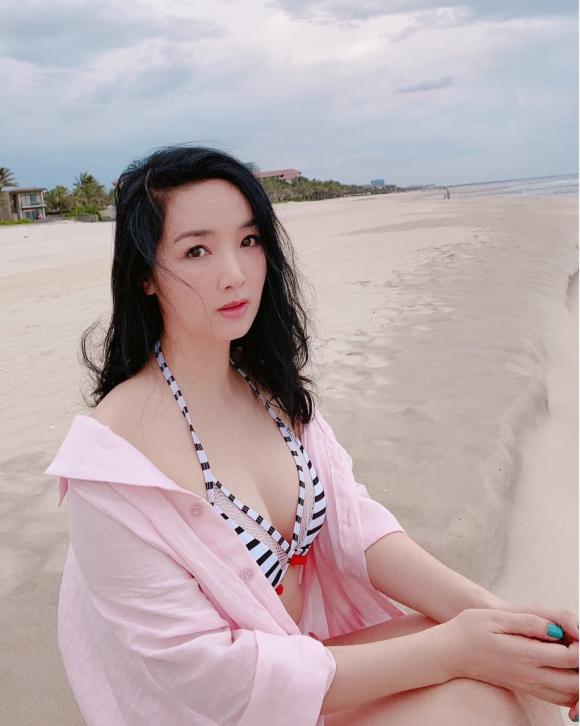 Gần chạm ngưỡng 50, Hoa hậu Giáng My vẫn tự tin phô diễn đường cong với bikini 2 mảnh 5 Hoa hậu giáng my,hoa hậu đến hùng,giáng my diện bikini