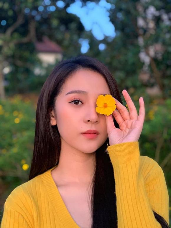 Lê Tam Triều Dâng 2 Bản sao của Angela Phương Trinh, Tam Triều Dâng, sao Việt