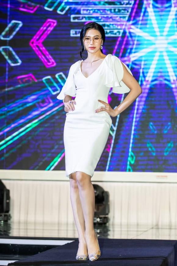 ho-nguyen-kim-sy-26-19-ngoisaovn-w600-h900 18 Hồ Nguyễn Kim Sỹ, Women Startup Forum, Hoa hậu thời trang thế giới 2019