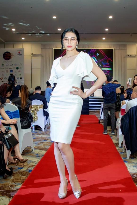 ho-nguyen-kim-sy-26-33-ngoisaovn-w600-h898 4 Hồ Nguyễn Kim Sỹ, Women Startup Forum, Hoa hậu thời trang thế giới 2019