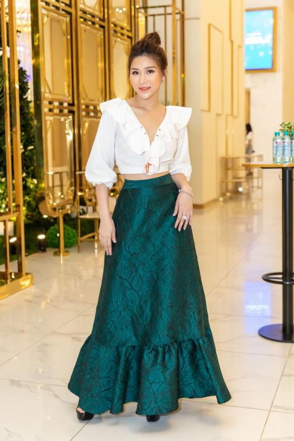 ho-nguyen-kim-sy-26-8-ngoisaovn-w600-h900 29 Hồ Nguyễn Kim Sỹ, Women Startup Forum, Hoa hậu thời trang thế giới 2019