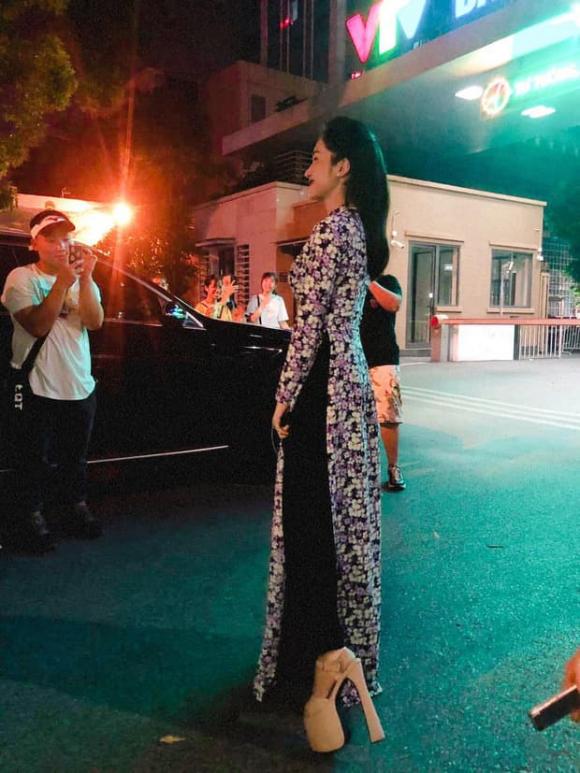 ca sĩ Hoà Minzy, sao Việt