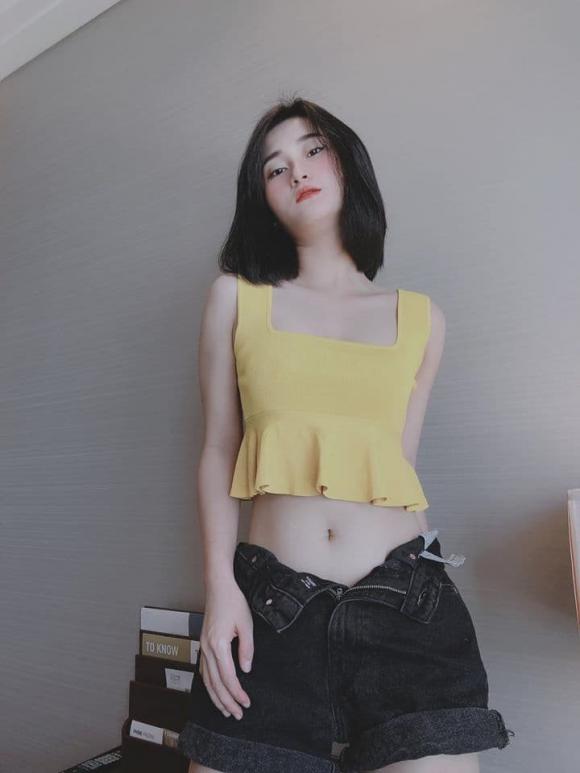 Từng bị chê giống 'đuông dừa', bạn gái hot girl của Huy Hùng quyết tâm giảm cân, khoe dáng gợi cảm