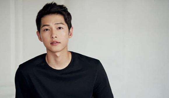 Song Joong Ki dính tin đồn yêu đương nữ luật sư sau khi ly hôn Song Hye Kyo