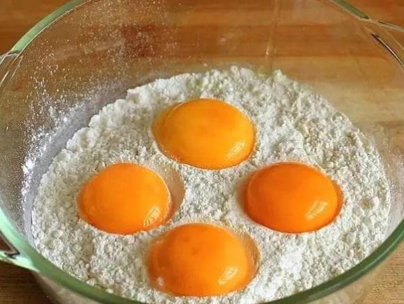 Cách làm bánh mì bằng nồi cơm điện: Chỉ với 1 bát bột và 4 quả trứng, đơn giản, dễ làm