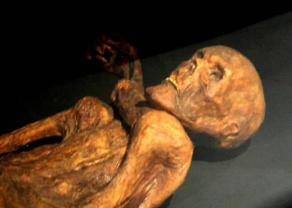 Người băng Otzi, núi Alps, xác chết 5.300 năm, lời nguyền