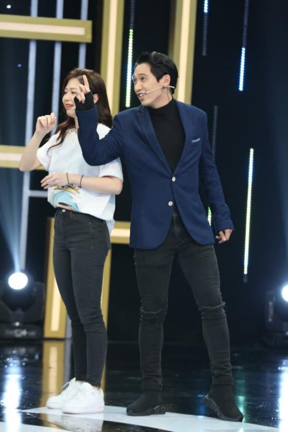 mc-thu-hoai-um-ba-la-ra-chu-gi-7-ngoisaovn-w600-h900 2 MC Thu Hoài, Úm ba la ra chữ gì?, Tronie Ngô, Liz Kim Cương