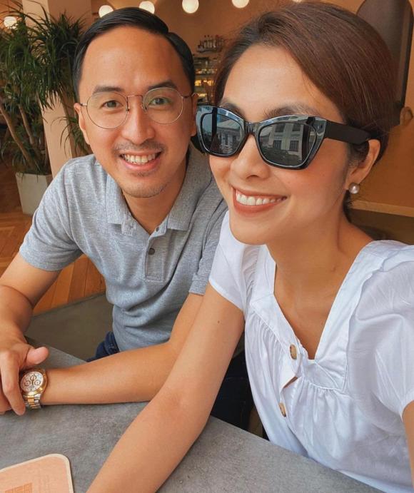 Vợ chồng Hà Tăng cùng khoe ảnh tình tứ hết mức: Sau hơn 10 năm vẫn ngọt ngào quá!