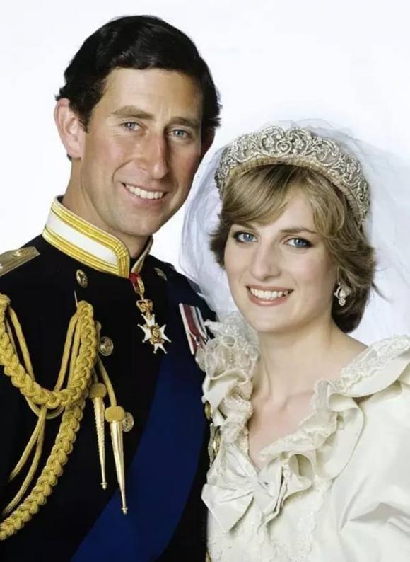 Thái tử Charles,Công nương Diana,bà Camilla