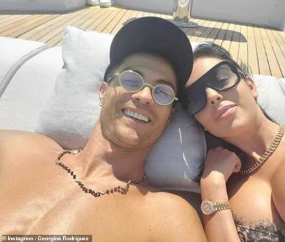 danh thủ Cristiano Ronaldo, georgina rodriguez, đính hôn