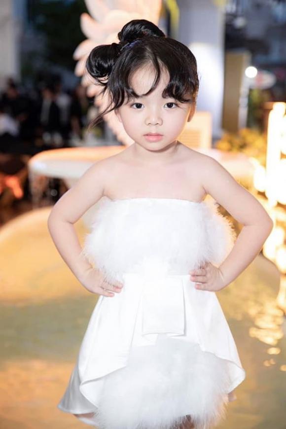truong-le-van-87-11-ngoisaovn-w600-h900 4 Hotgirl Trương Lệ Vân, Amber Design, Amanda Baby