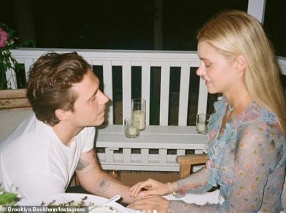 brooklyn beckham, cậu cả nhà becks, cầu hôn, sao hollywood