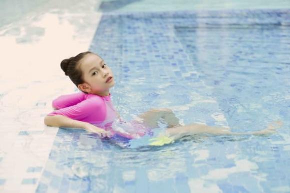 mau-nhi-khanh-linh-58-8-ngoisaovn-w600-h401 2 Mẫu nhí Khánh Linh, bản sao hồ ngọc hà