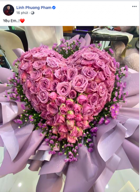 Vừa chúc mừng sinh nhật Nhật Kim Anh, TiTi đã khoe đoá hoa to cùng lời ngọt ngào 'Yêu em' cho ai đó